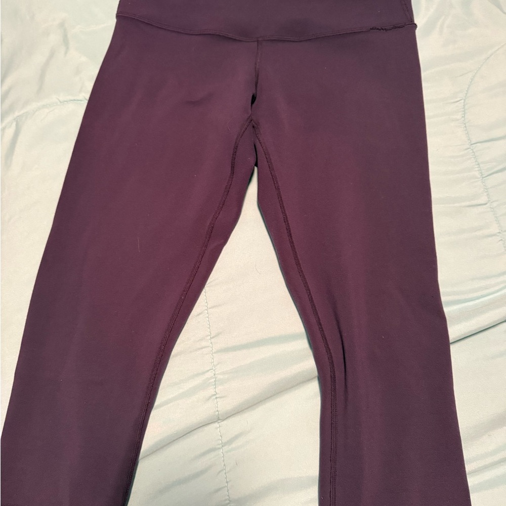 Lululemon navy blue capri